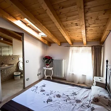 B&B Al Vicolo Di Mezzo Monzambano Exterior foto
